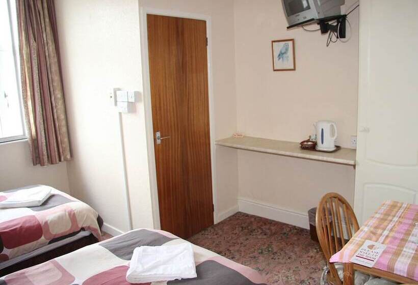 민박 Dove Court Travel Lodge 7   Top Floor Double Bedroom