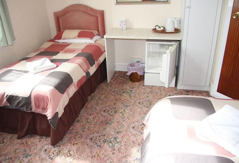 민박 Dove Court Travel Lodge 7   Top Floor Double Bedroom