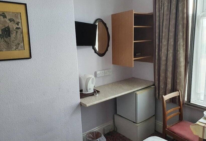 민박 Dove Court Travel Lodge 7   Top Floor Double Bedroom