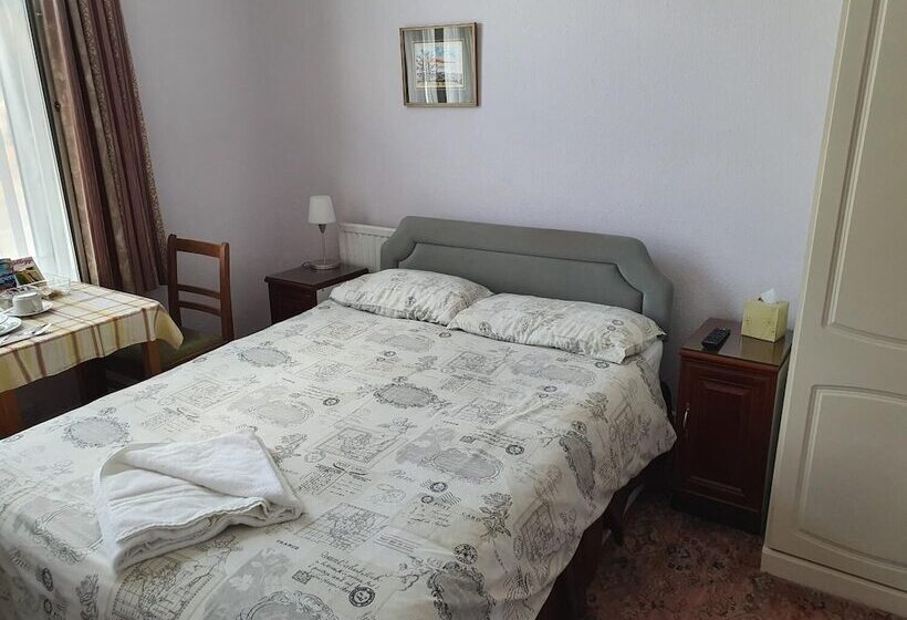 민박 Dove Court Travel Lodge 7   Top Floor Double Bedroom