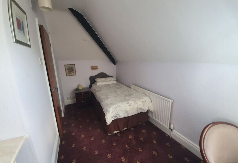 민박 Dove Court Travel Lodge 7   Top Floor Double Bedroom