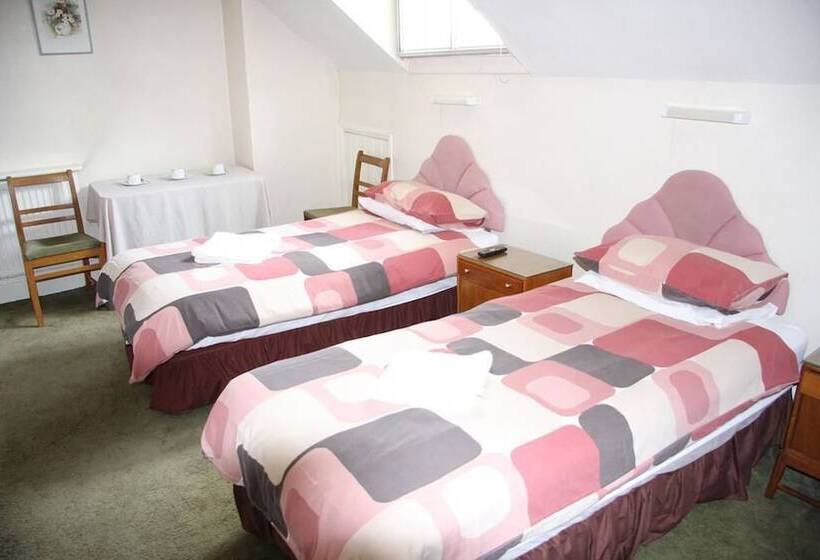 민박 Dove Court Travel Lodge 7   Top Floor Double Bedroom