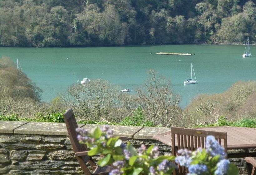 مبيت وإفطار Greenway Barn