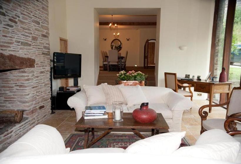 مبيت وإفطار Greenway Barn