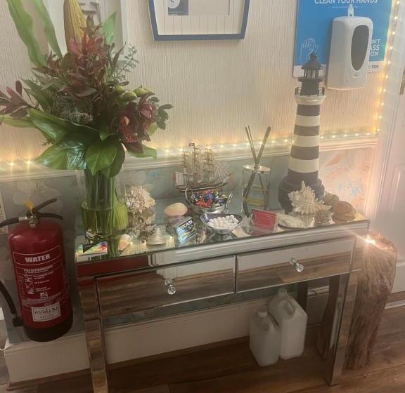 تختخواب و صبحانه Jasmine House