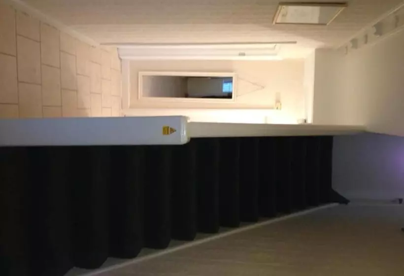 تختخواب و صبحانه Lenton Lodge Guest House
