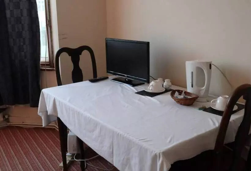 تختخواب و صبحانه Lenton Lodge Guest House