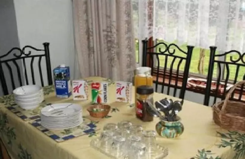 تختخواب و صبحانه Lenton Lodge Guest House