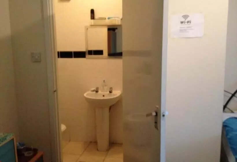 تختخواب و صبحانه Lenton Lodge Guest House