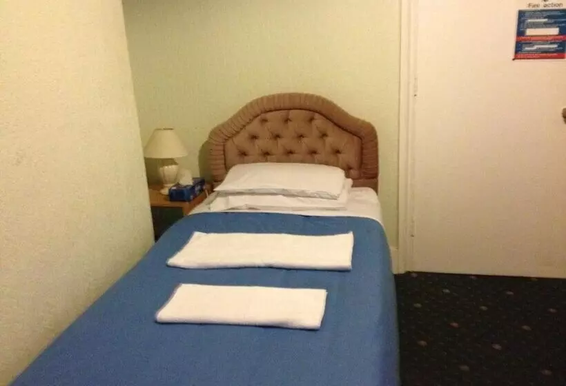تختخواب و صبحانه Lenton Lodge Guest House