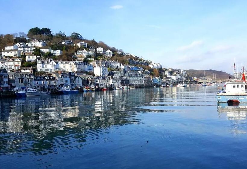 Bed and Breakfast Schooner Point Guest House