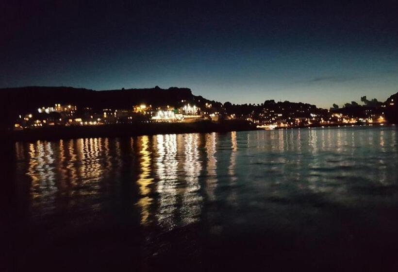 Bed and Breakfast Schooner Point Guest House