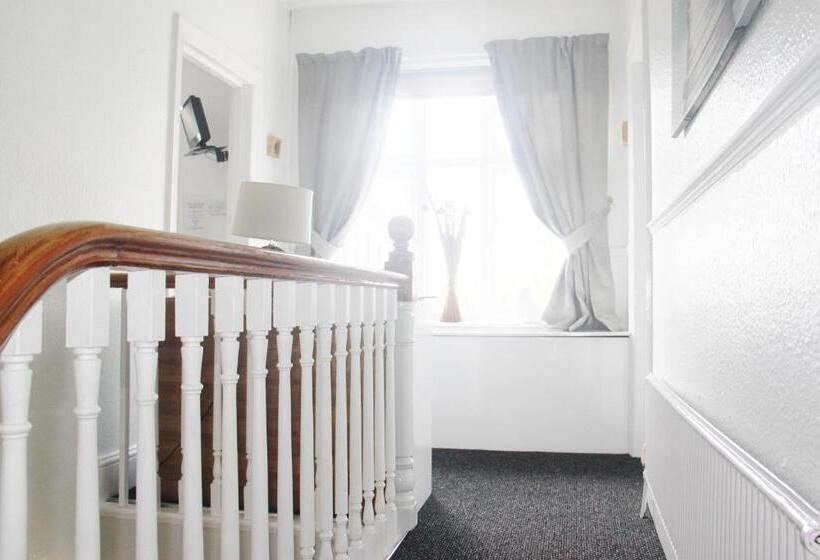 צימר Serena Court