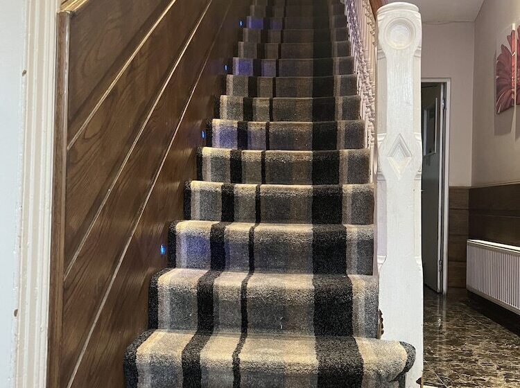 住宿加早餐  The Crystal Lodge