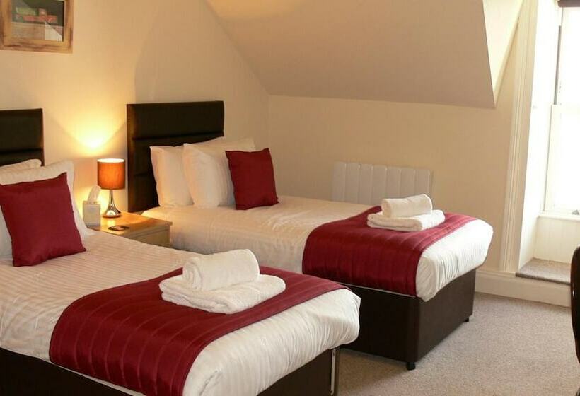 مبيت وإفطار The Home Arms Guesthouse