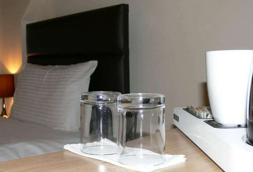 مبيت وإفطار The Home Arms Guesthouse