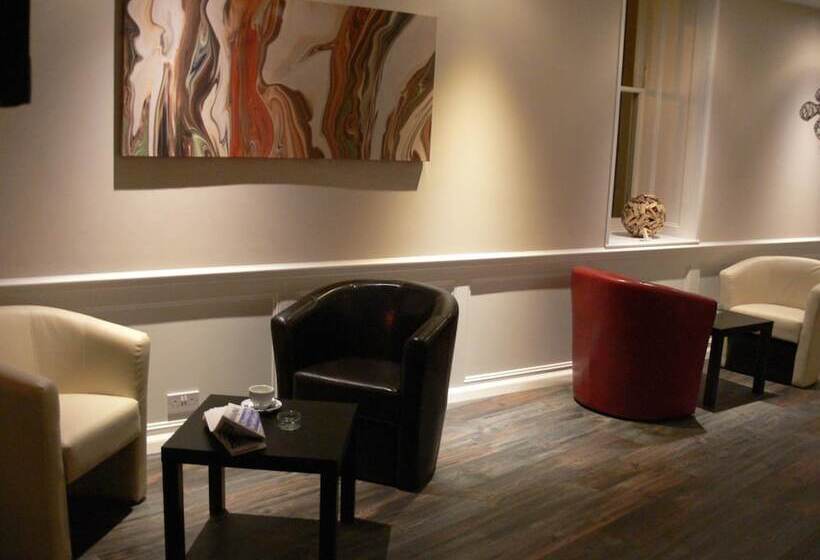 مبيت وإفطار The Home Arms Guesthouse