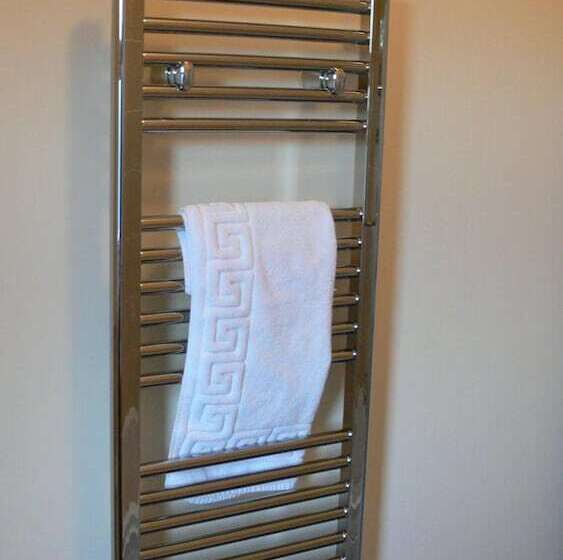 مبيت وإفطار The Home Arms Guesthouse