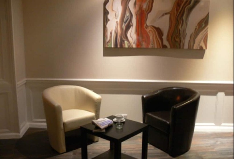 مبيت وإفطار The Home Arms Guesthouse