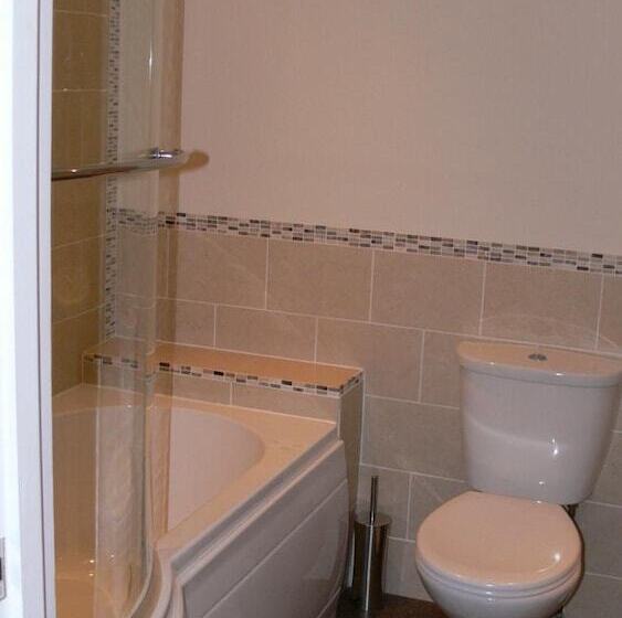 مبيت وإفطار The Home Arms Guesthouse