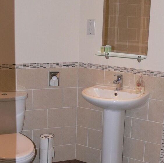 مبيت وإفطار The Home Arms Guesthouse