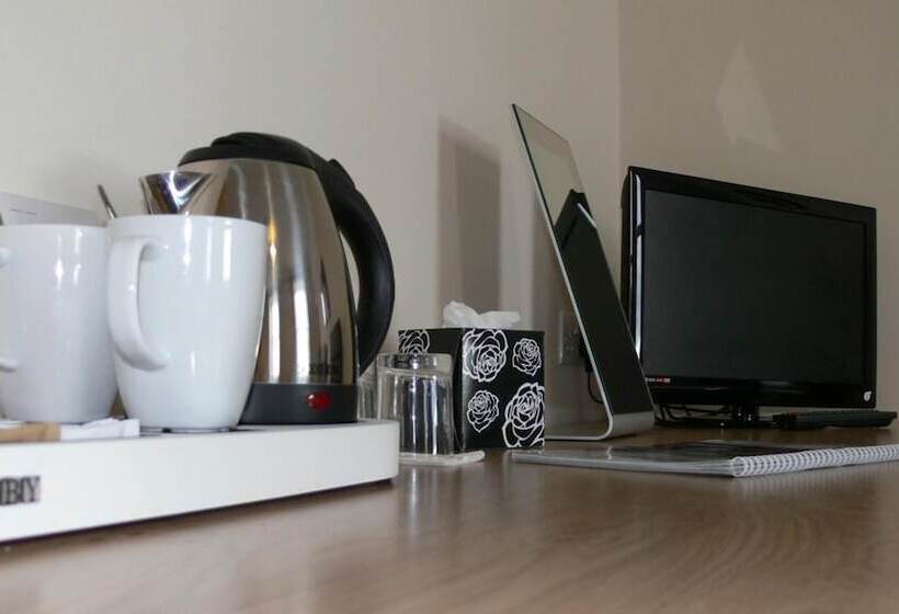 مبيت وإفطار The Home Arms Guesthouse