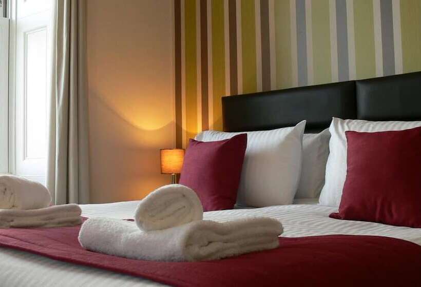 مبيت وإفطار The Home Arms Guesthouse