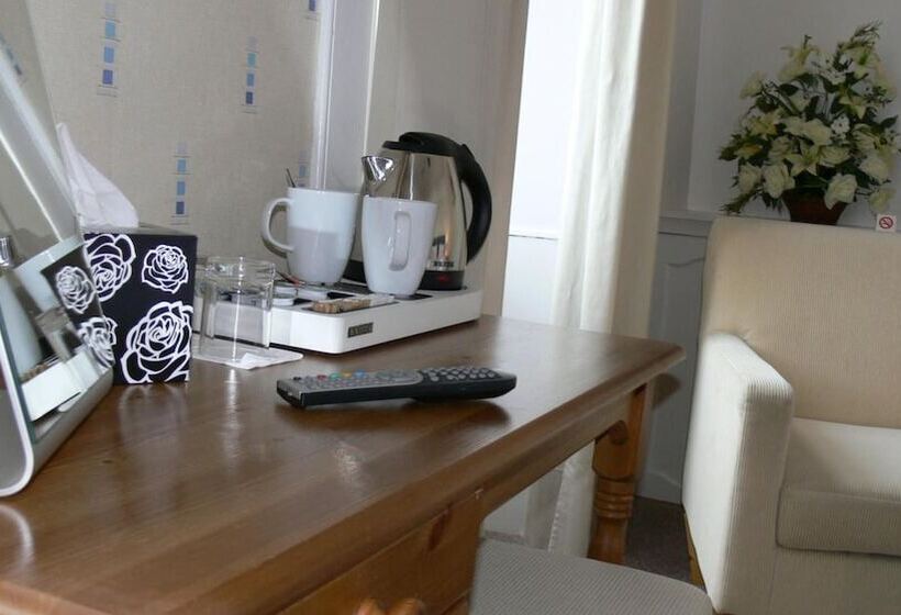 مبيت وإفطار The Home Arms Guesthouse