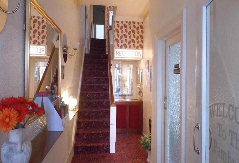 住宿加早餐  The Pembroke