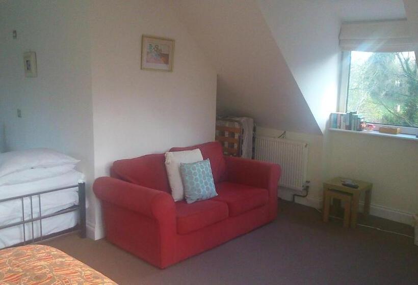 تختخواب و صبحانه Thornybank