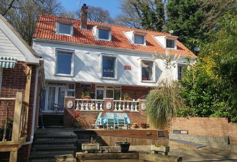 تختخواب و صبحانه Thornybank