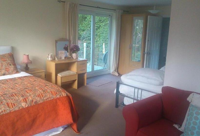 تختخواب و صبحانه Thornybank