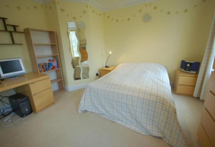 Clemenstone House B&b