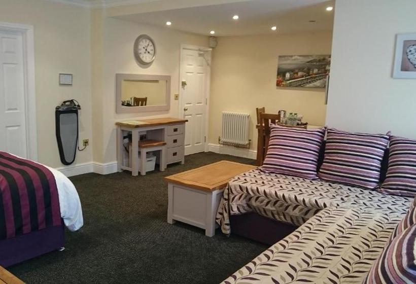 فندق 81 The Prom