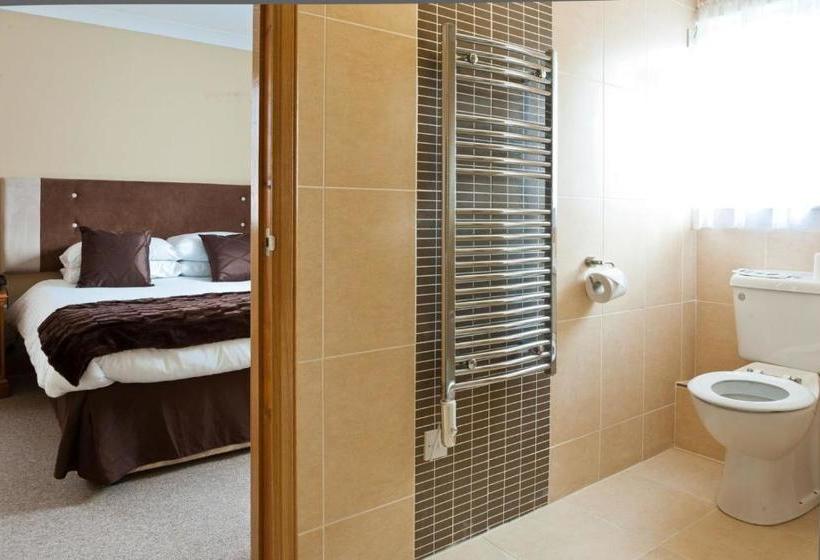 בית מלון כפרי Caledonia