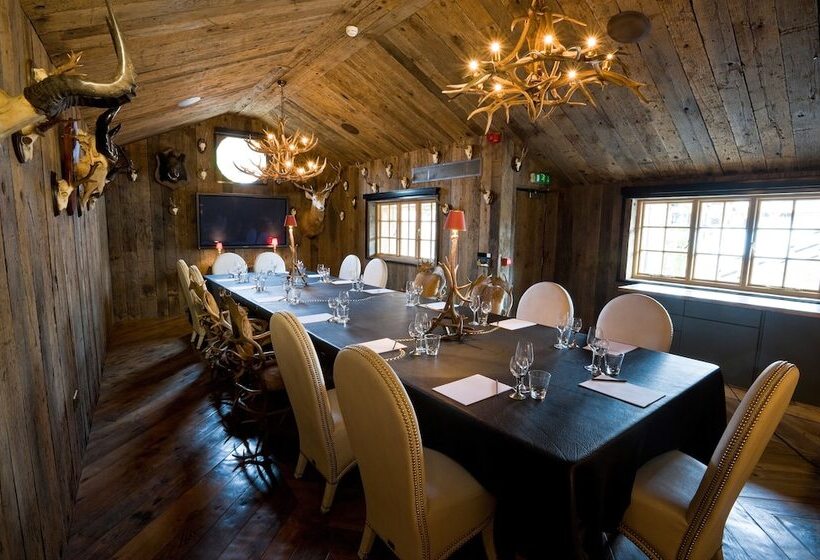 فندق Crazy Bear Beaconsfield