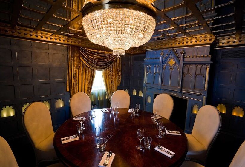 فندق Crazy Bear Beaconsfield