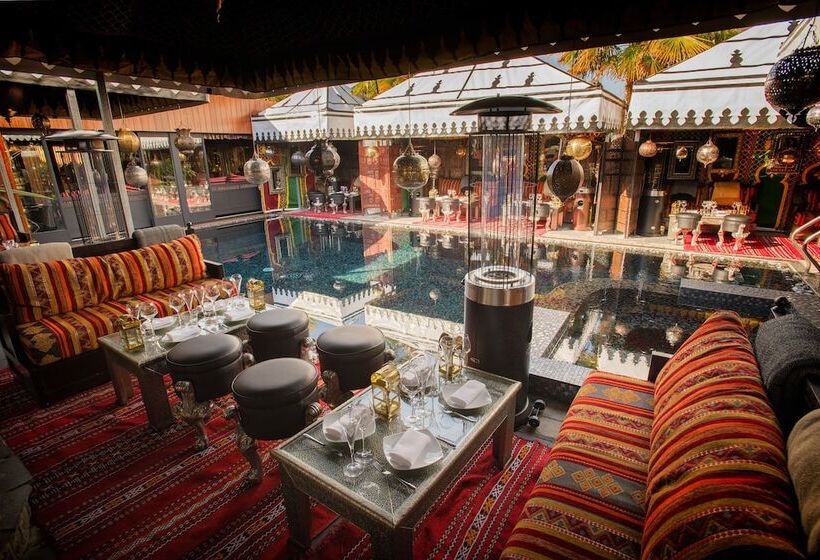 فندق Crazy Bear Beaconsfield