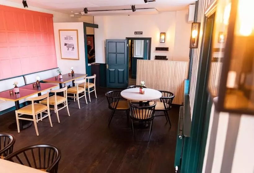 ホテル The Coach House