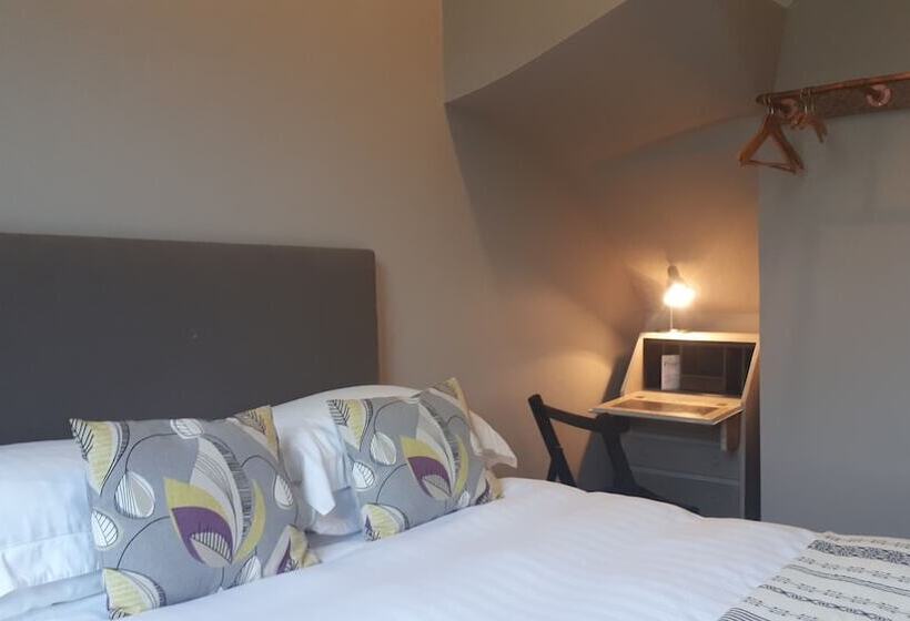 ホテル The Priory