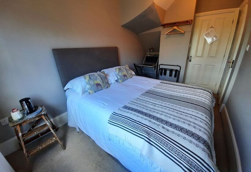 ホテル The Priory