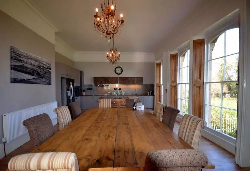 Hotelli The Priory