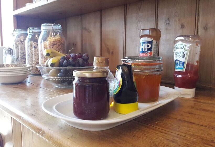 ホテル The Priory