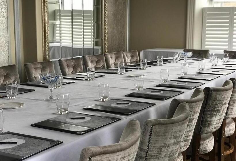 ホテル The Whistledown