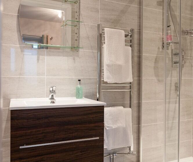 The Sun Bay Hotel & Restaurant