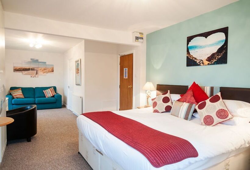 The Sun Bay Hotel & Restaurant