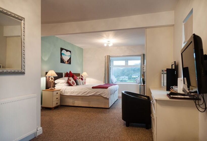 The Sun Bay Hotel & Restaurant