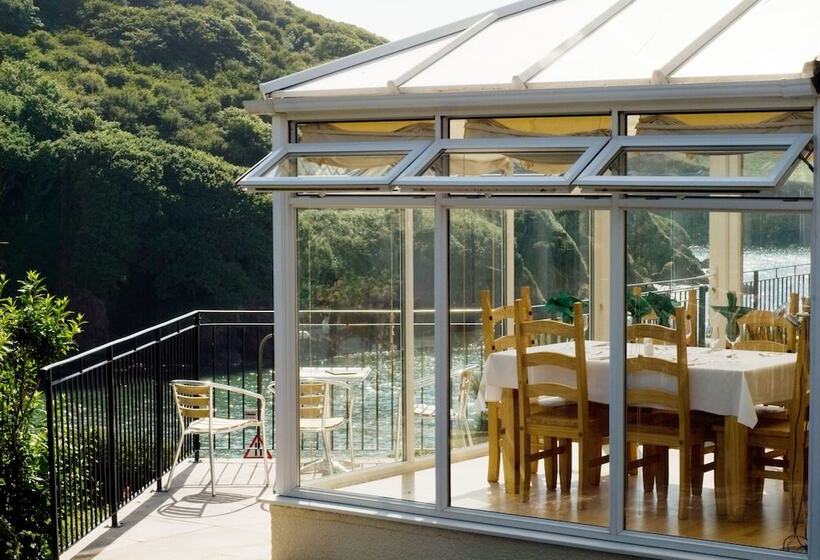 The Sun Bay Hotel & Restaurant