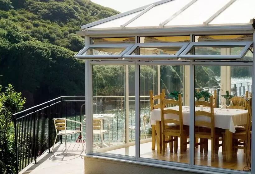 The Sun Bay Hotel & Restaurant
