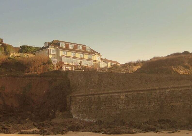 The Sun Bay Hotel & Restaurant